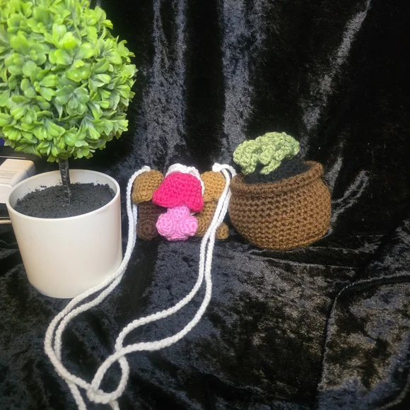 Dapper Peen Chapstick Holder - Picture 1 of 6